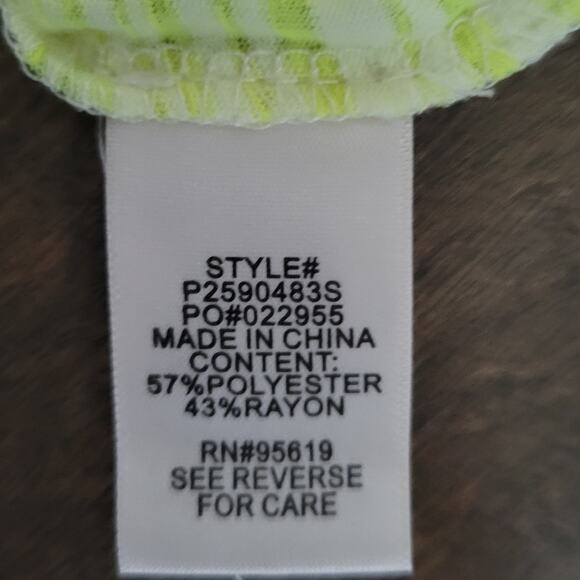 Studio Petite Split Back Loose High Neckline Tank Size Petite Small Yellow - Picture 10 of 10